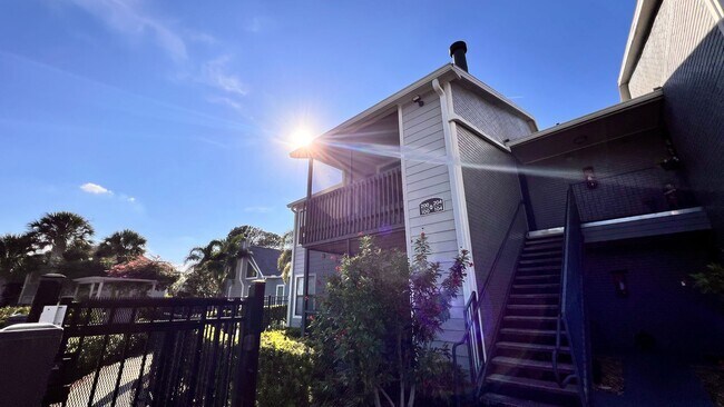 Building Photo - Cozy Casselberry Condo Available - Move In Before the Holidays!