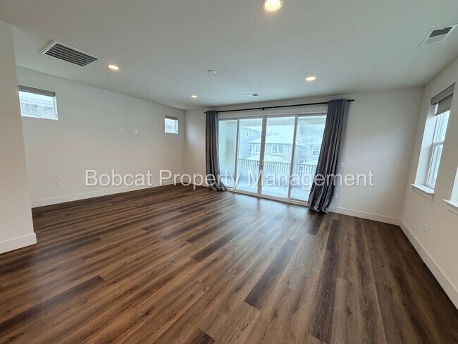 Building Photo - Modern Lock-and-Leave Living in the Heart of Carson City