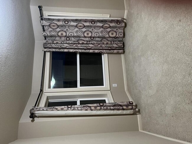 Building Photo - 15715 SE Bybee Dr