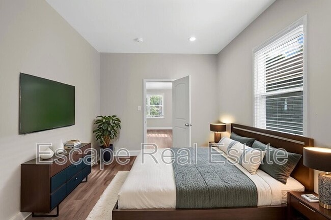 Building Photo - 5834 Victoria Ave