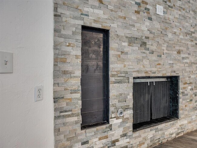 Building Photo - 6312 Overcourt Manor