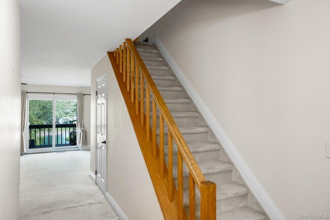 Building Photo - 113 Leeward Ln