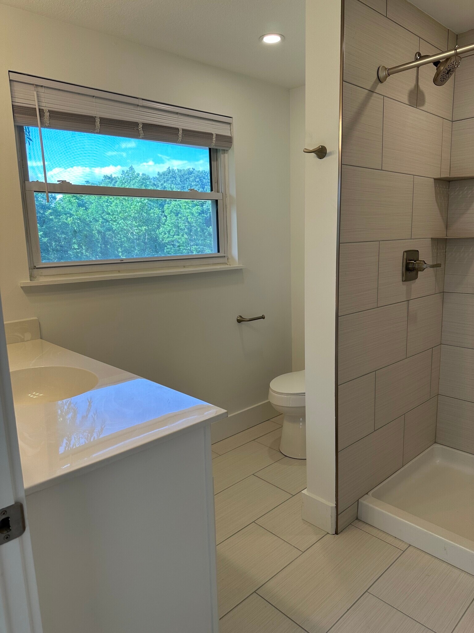 Bathroom 2 - 33 Oakley Dogwood Dr