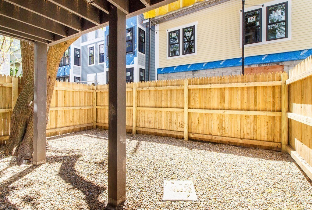 Building Photo - 71 Webster St