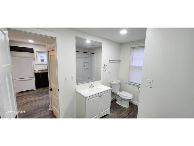 Building Photo - 402 4th St S
