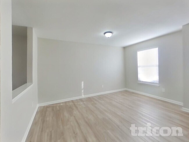 Building Photo - 3436 Pikes Peak Dr