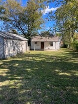 Building Photo - 121 N Seminole Ave