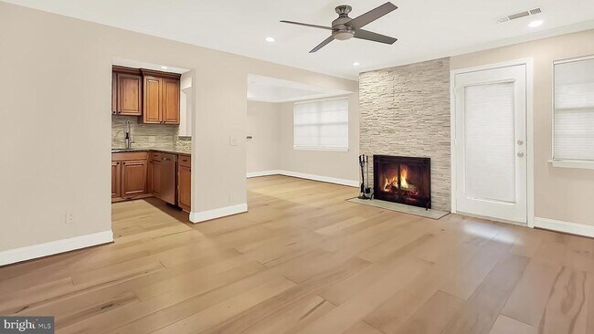 Building Photo - 5715 Chapman Mill Dr