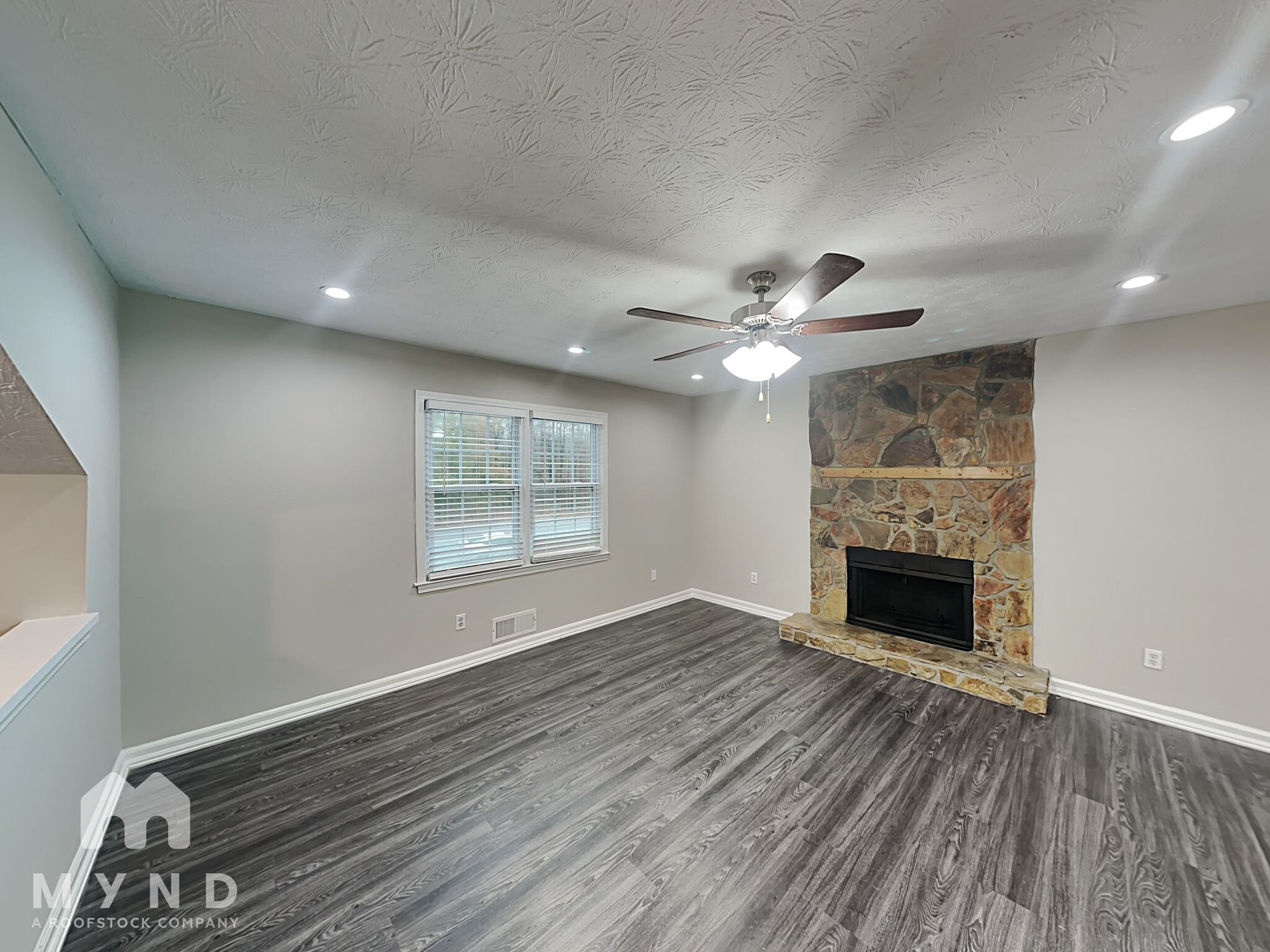 Building Photo - 1224 Classic Dr NE