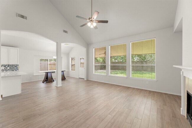 Building Photo - 20211 Black Canyon Dr