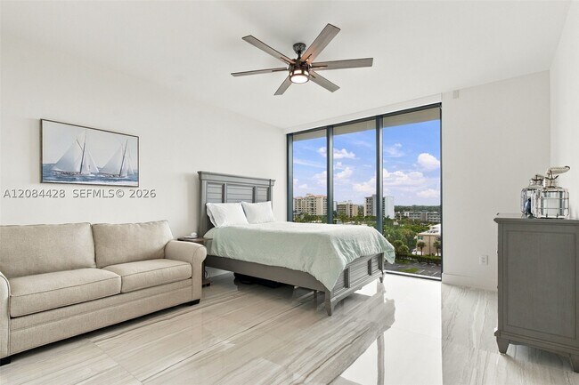 Building Photo - 730 N Ocean Blvd