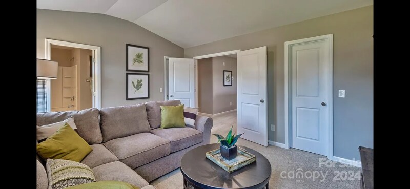 Building Photo - 135 Ashelyn Pk Dr