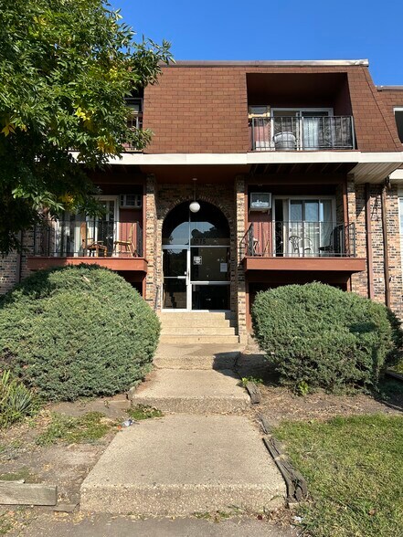 Building Photo - 1075 Valley Ln