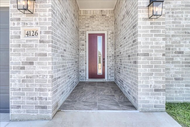 Building Photo - 4126 Azali Dr