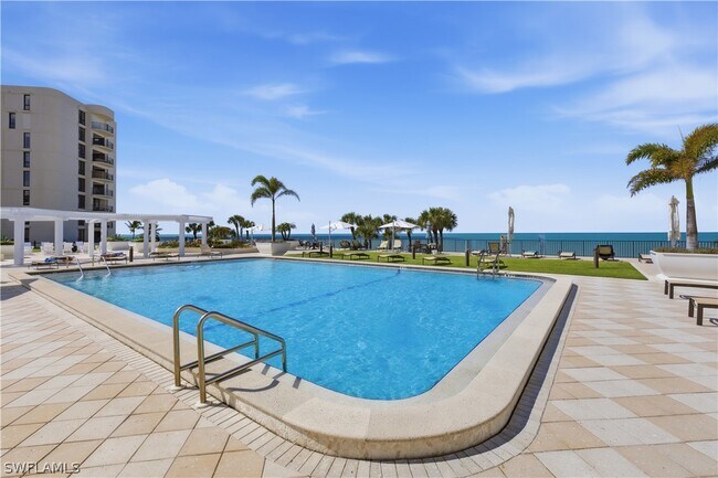 Building Photo - 3115 Gulf Shore Blvd N