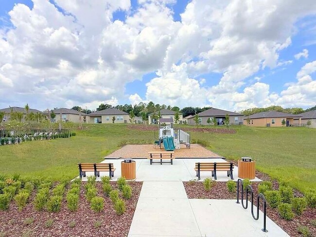 Building Photo - 14613 Italy Ave