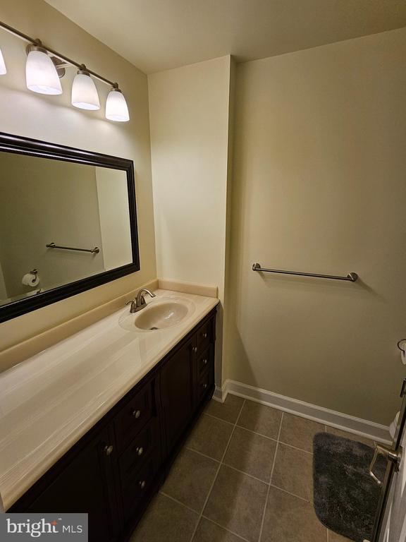 Building Photo - 904 Martell Ct