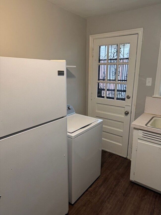 Building Photo - 157 Roberta Dr