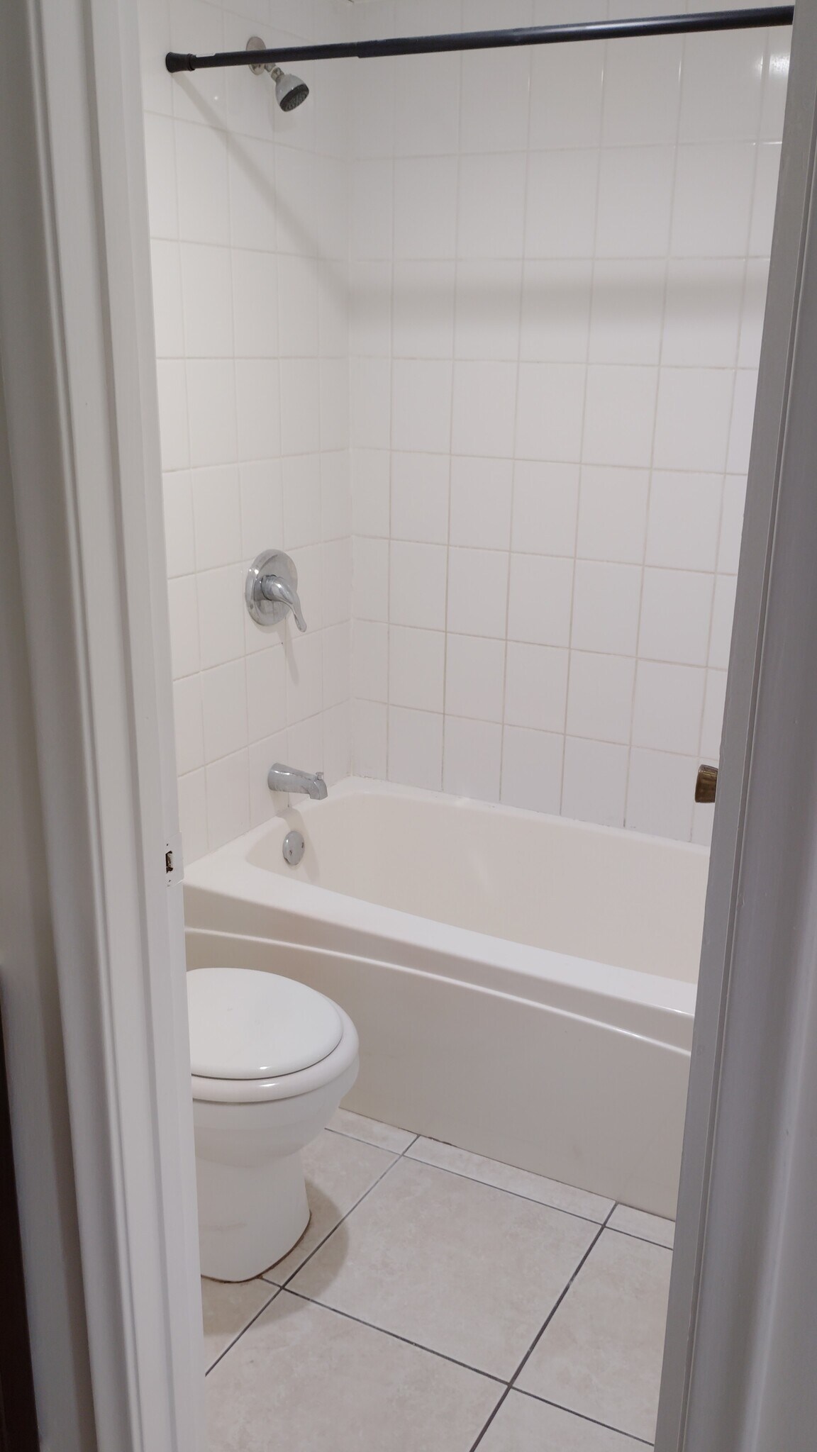Building Photo - 2800 Fiore Way