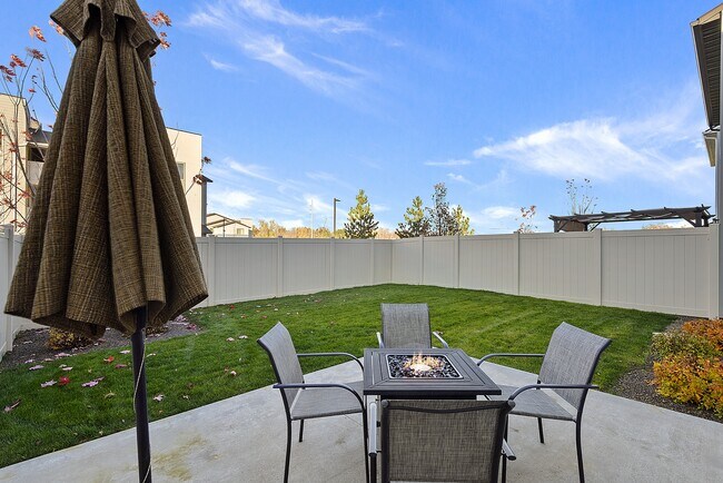 Building Photo - 4192 E Esperanto St