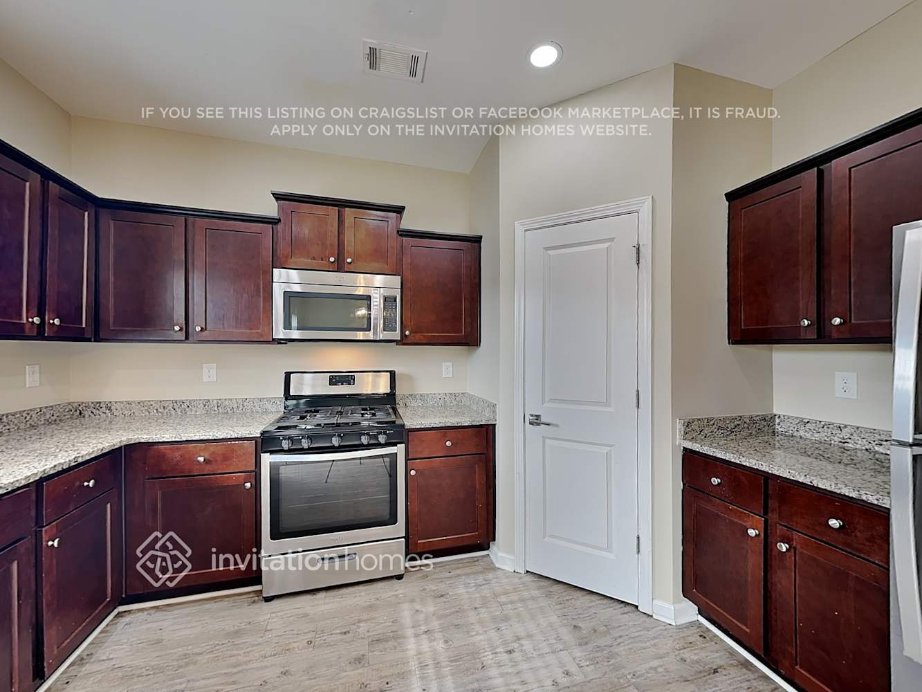 Building Photo - 3530 Mica Cir SE