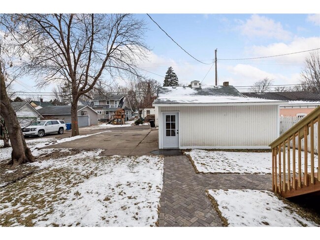 Building Photo - 240 8th Ave N