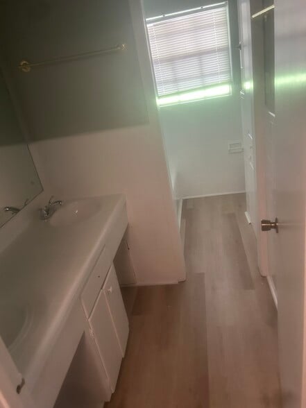 newly remodeled full bathroom - 1835 N Alameda Dr