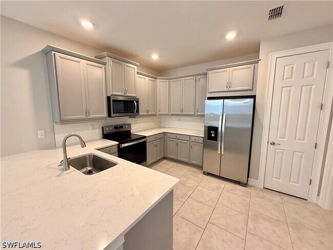 Building Photo - 842 Enbrook Lp