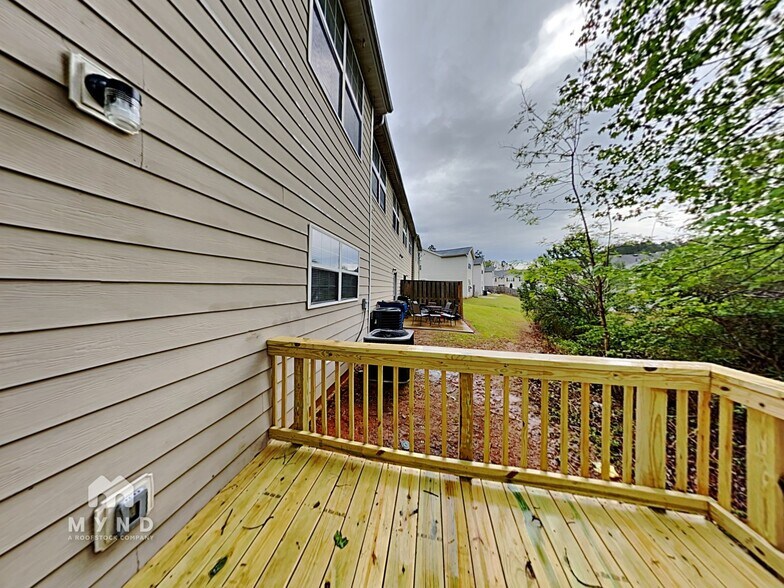 Building Photo - 2379 Coach Way