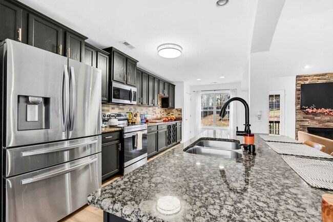 Building Photo - 1838 Patricia Dr