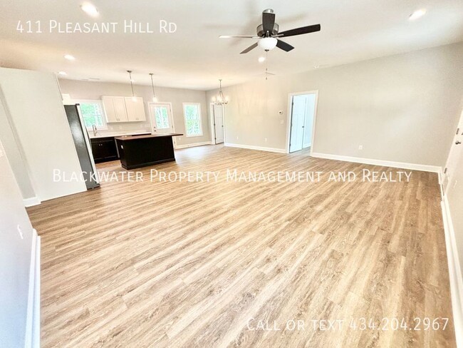Building Photo - BRAND NEW Three Bedroom Home in Campbell C...