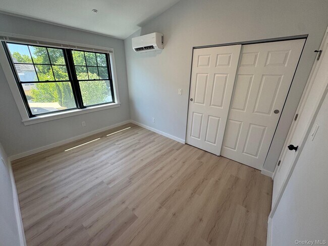 Building Photo - 544 Locust Ave