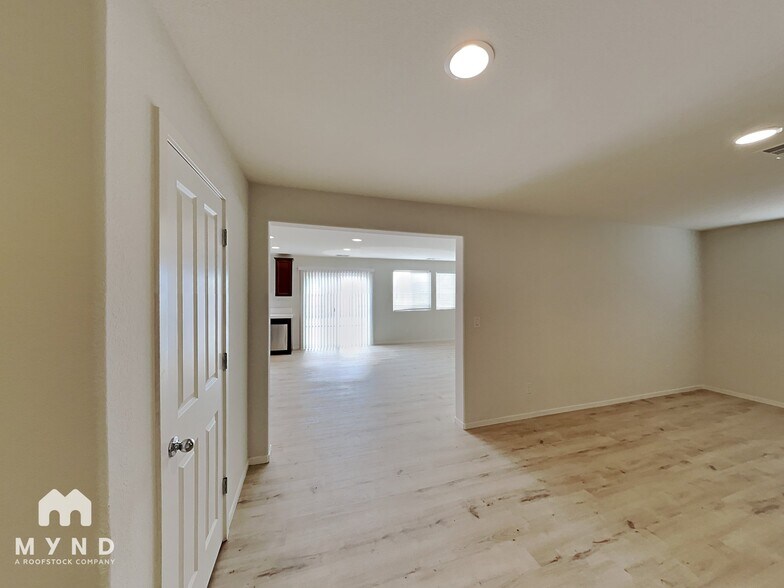 Building Photo - 14341 Durham Dr