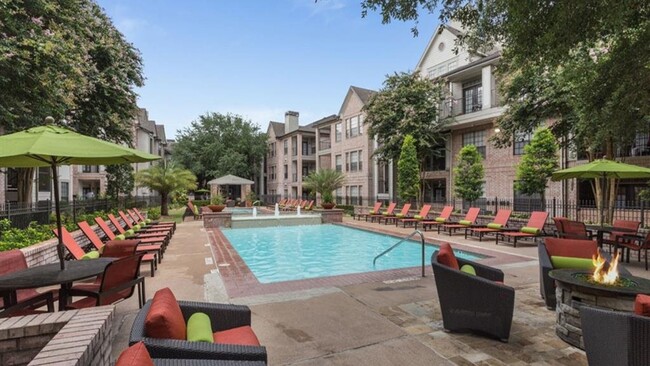 Building Photo - 7777 Greenbriar Dr