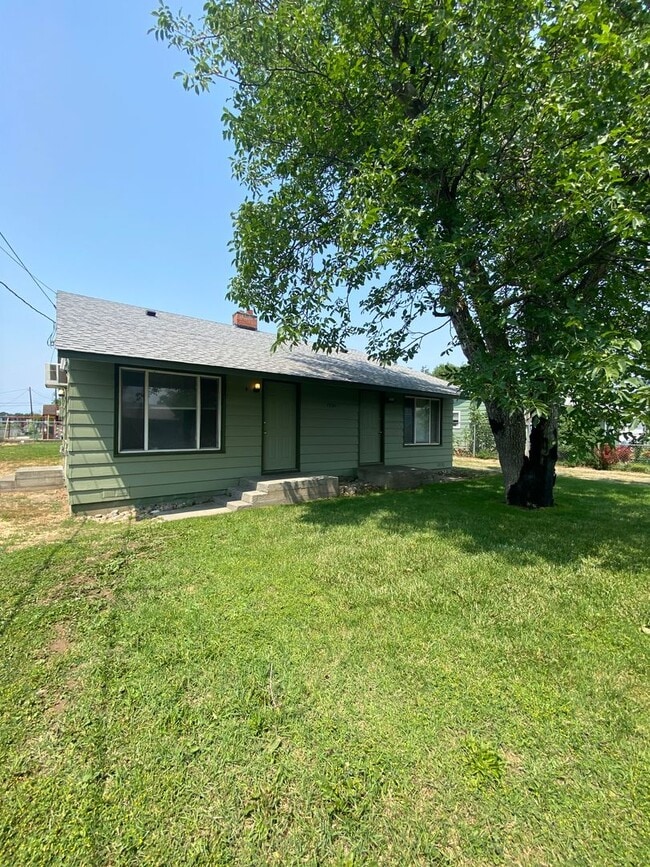 Building Photo - c1522