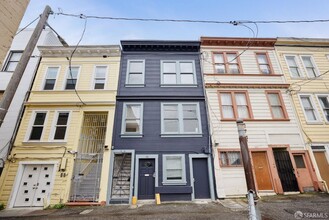 Building Photo - 202 (17-19 Card Aly)