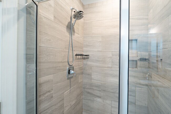 Building Photo - Stunning 4 bedroom 2.5 bath home located in Hampstead Wyndwater Community