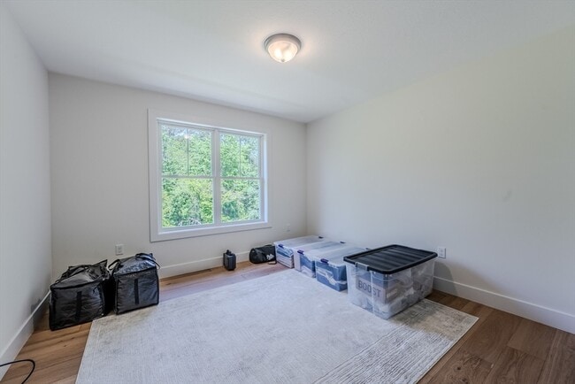 Building Photo - 112 Genest St