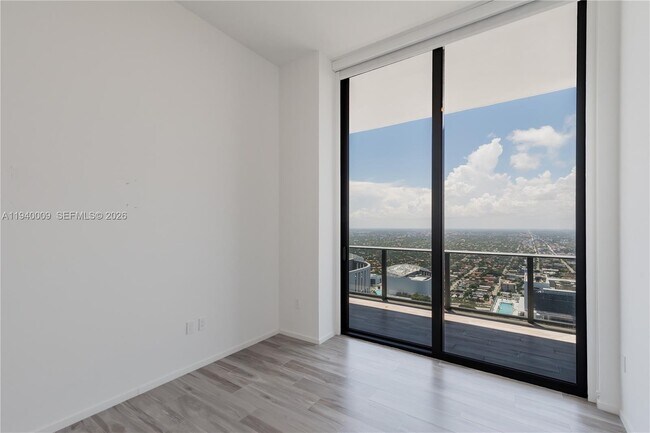 Building Photo - 801 S Miami Ave