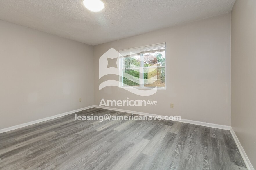 Building Photo - 3752 Fairington Dr