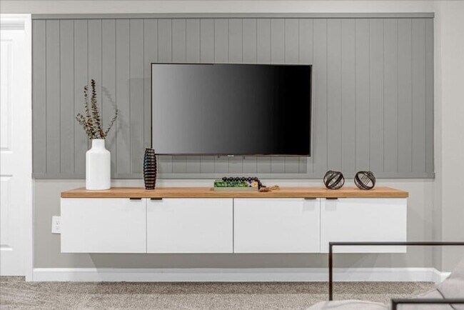 Building Photo - 9052 Sommerset Hills Dr