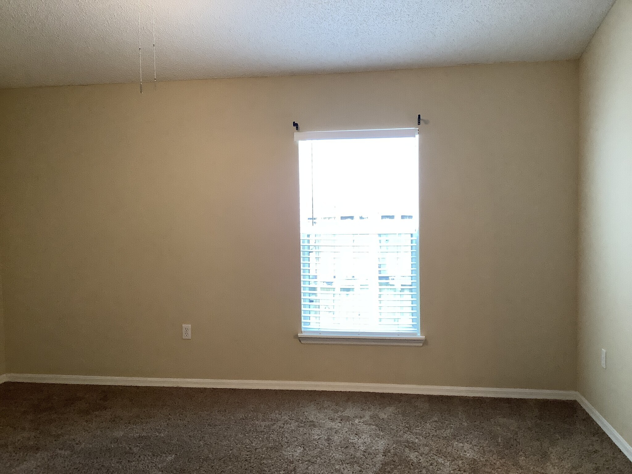 Building Photo - 5276 Mansford Pl