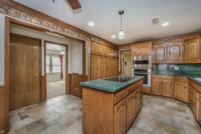 Building Photo - 7518 Lamount Dr