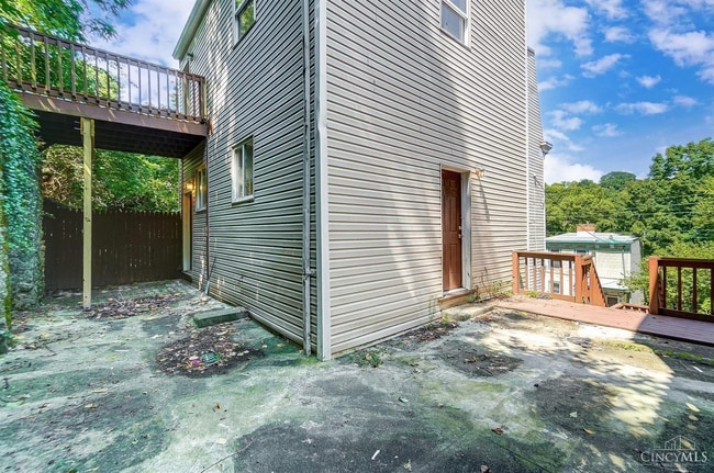 Building Photo - 611 Tafel St