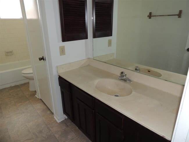 Building Photo - 8350 S Meadow Bird Cir