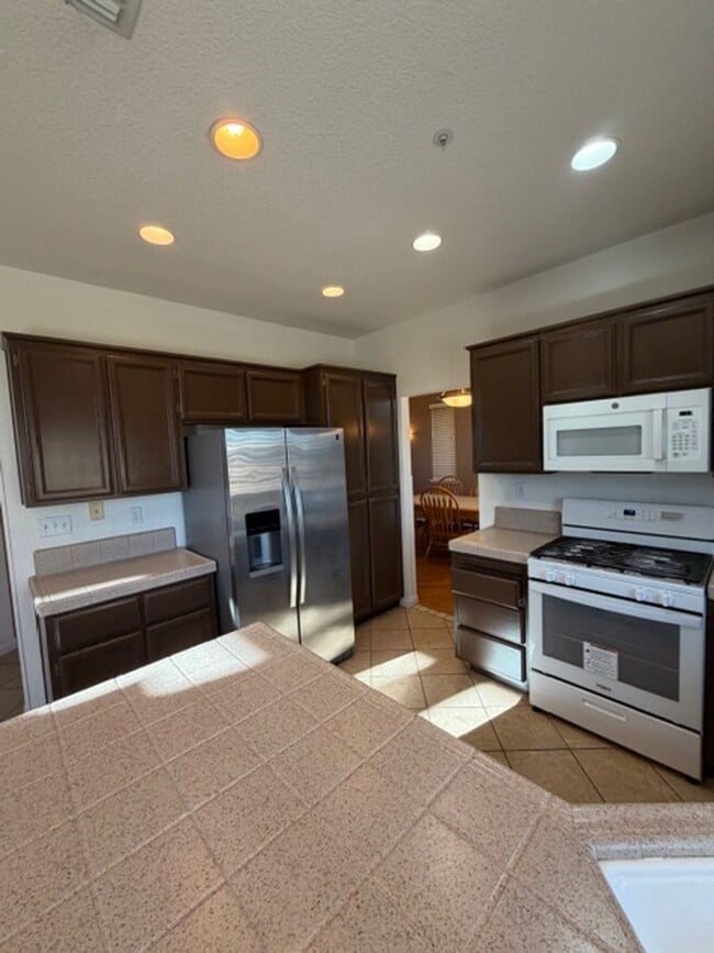 Building Photo - Convenient 3 Bed Home in Sycamore Ranch, Woodland, Near Bel Air Market & Pioneer High