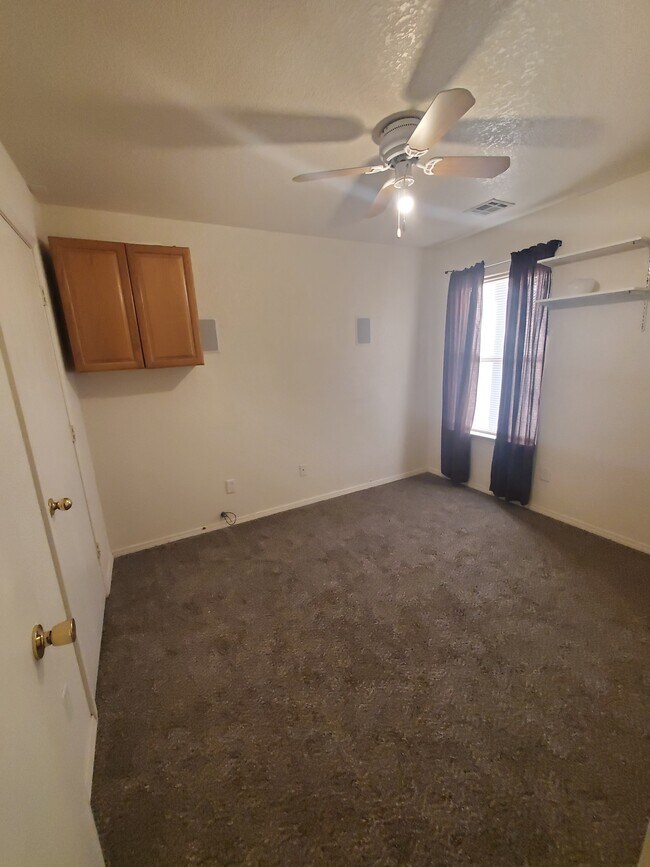 Building Photo - 9200 Checkerbloom Dr