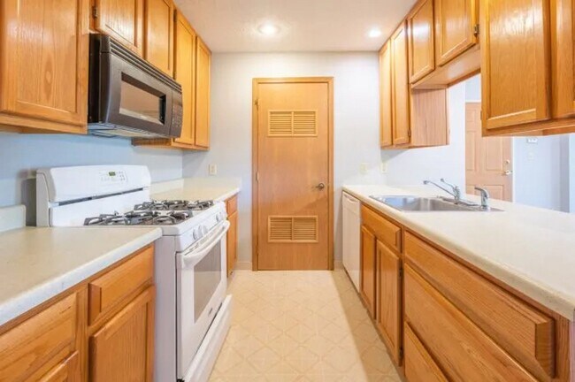 Building Photo - Chetwynd Place Apartments