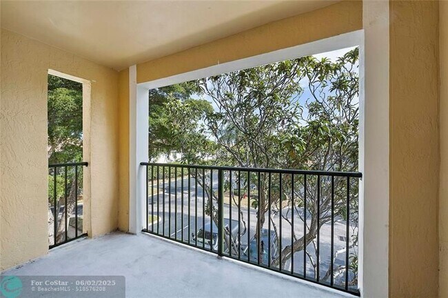 Building Photo - 120 Yacht Club Way