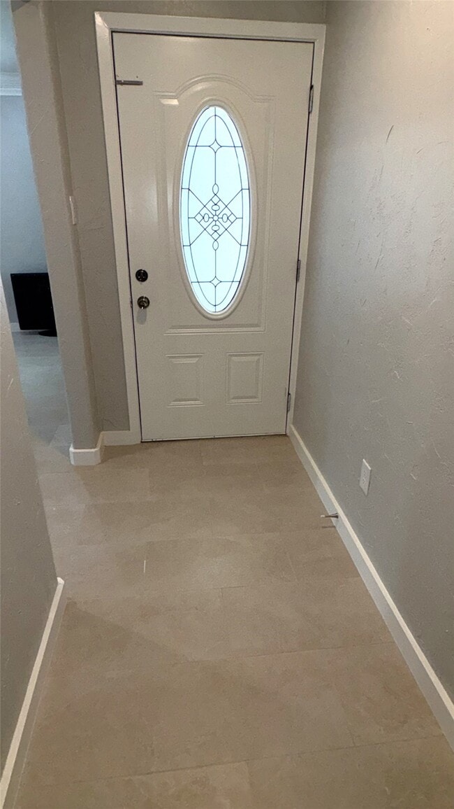 Building Photo - 212 Stratmore Dr